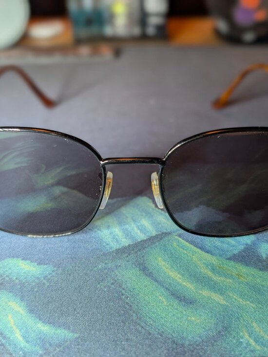 Gucci GG 0575SK 002 Black Gold Metal Square Sunglasses Grey Polarized Lens main image 6